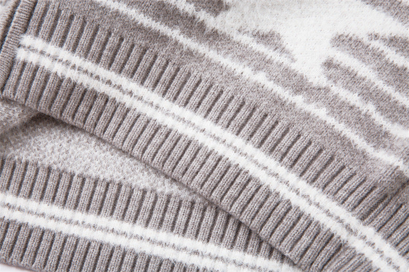 EAC–Star Stripe Fur-Trim Hooded Knit